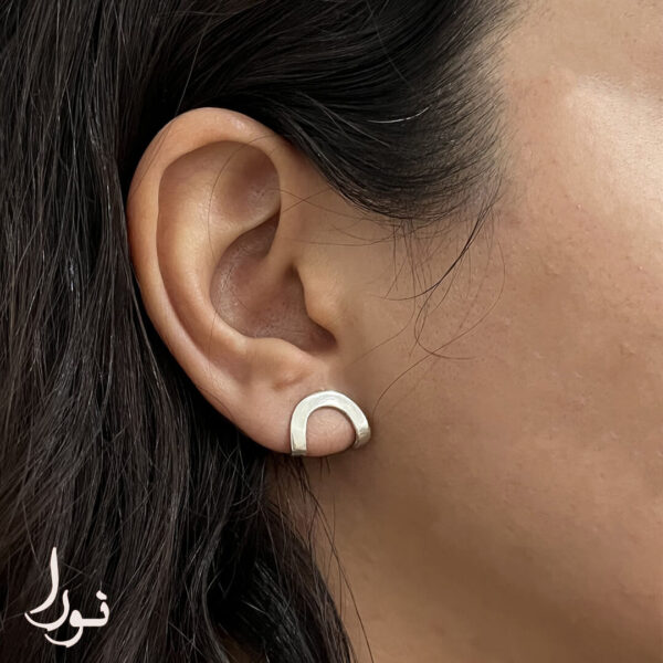 گوشواره نیم دایره